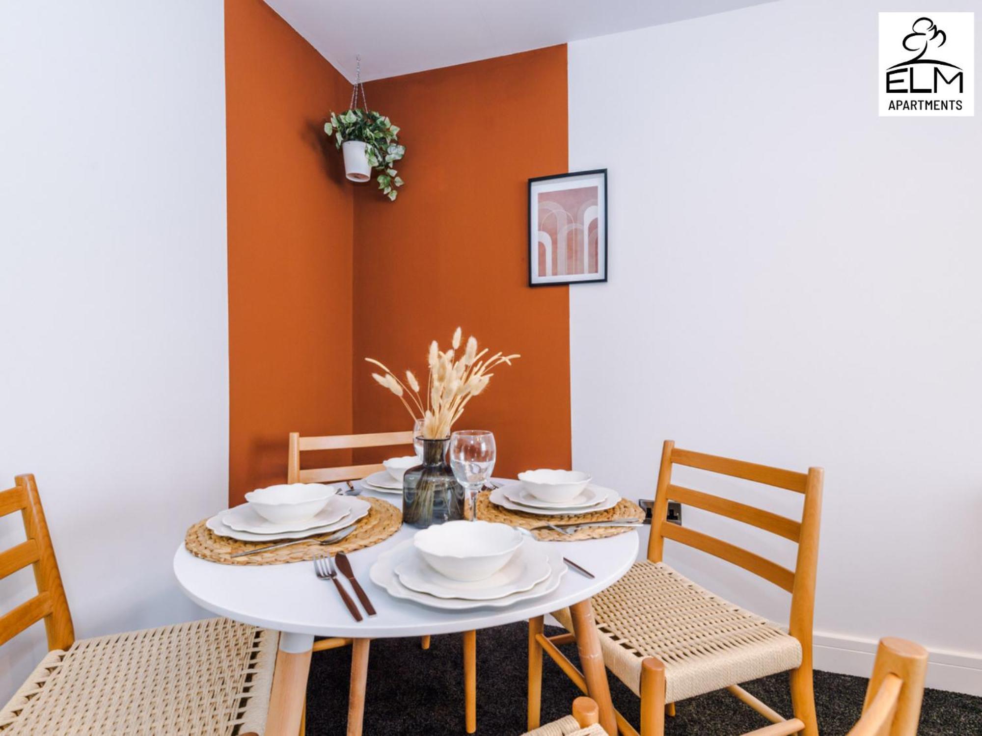 Elm Aparthotel , Collection Of Apartments Available Near Media City , Free Parking Манчестер Экстерьер фото