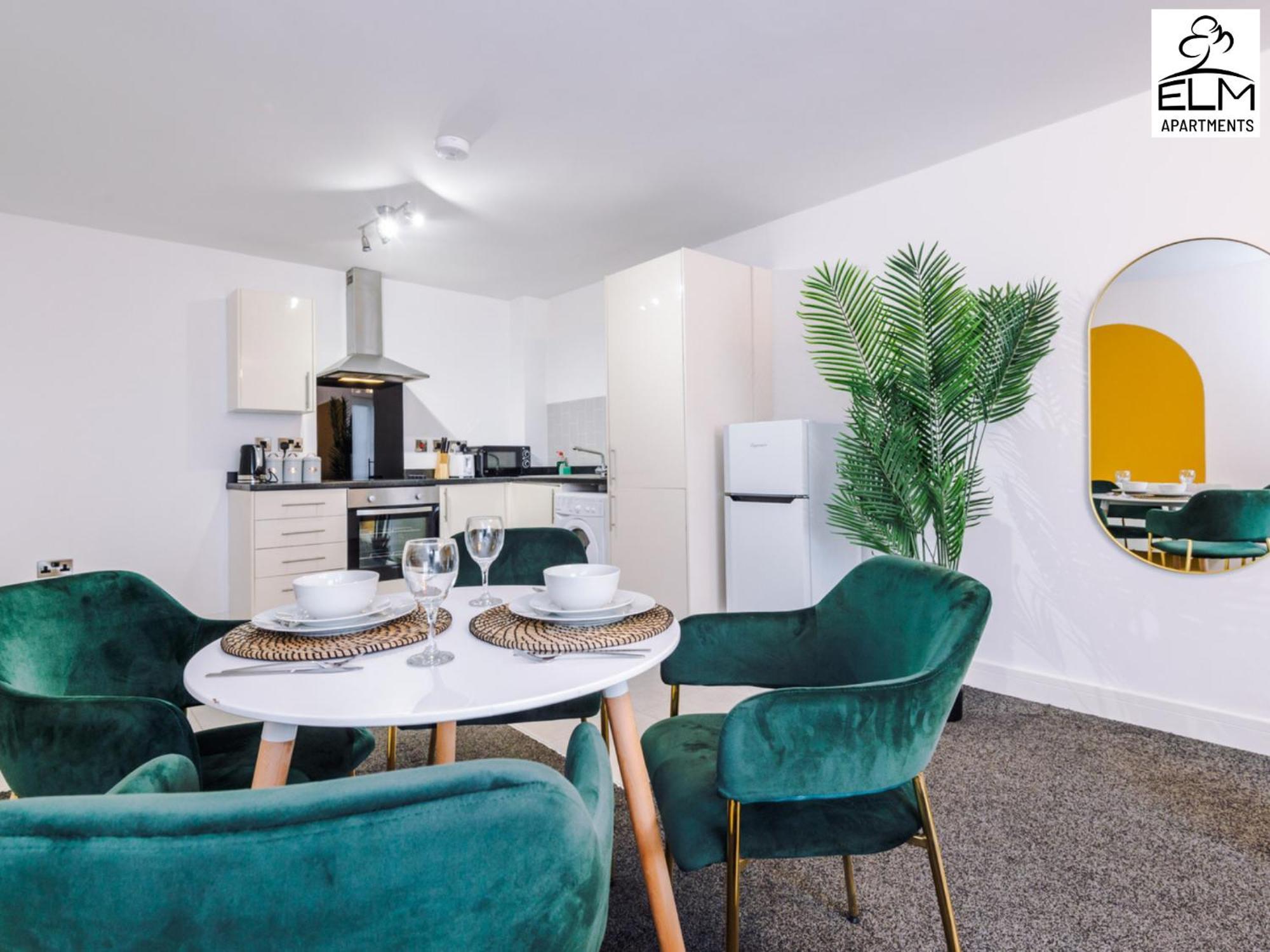 Elm Aparthotel , Collection Of Apartments Available Near Media City , Free Parking Манчестер Экстерьер фото