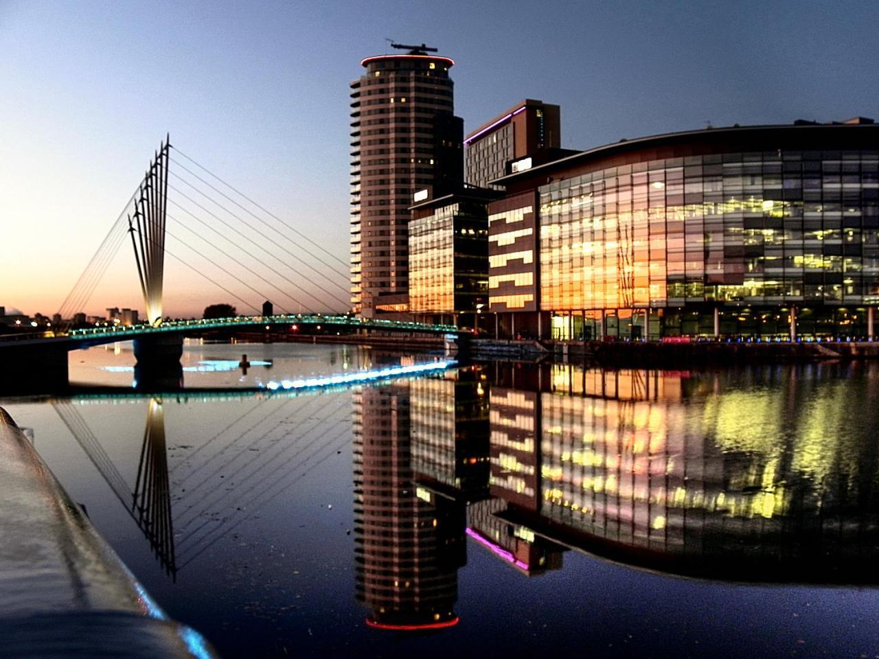 Elm Aparthotel , Collection Of Apartments Available Near Media City , Free Parking Манчестер Экстерьер фото
