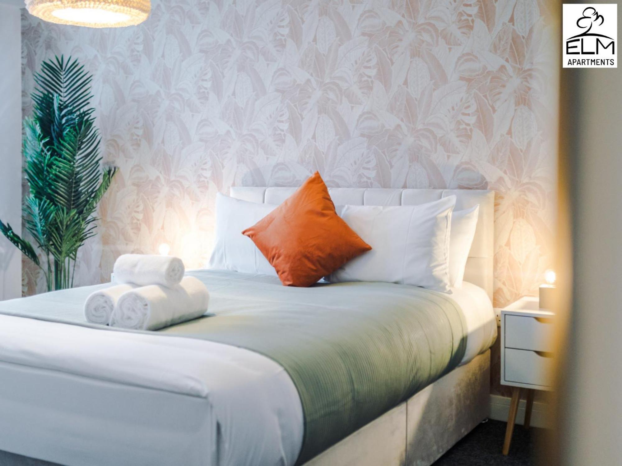 Elm Aparthotel , Collection Of Apartments Available Near Media City , Free Parking Манчестер Экстерьер фото
