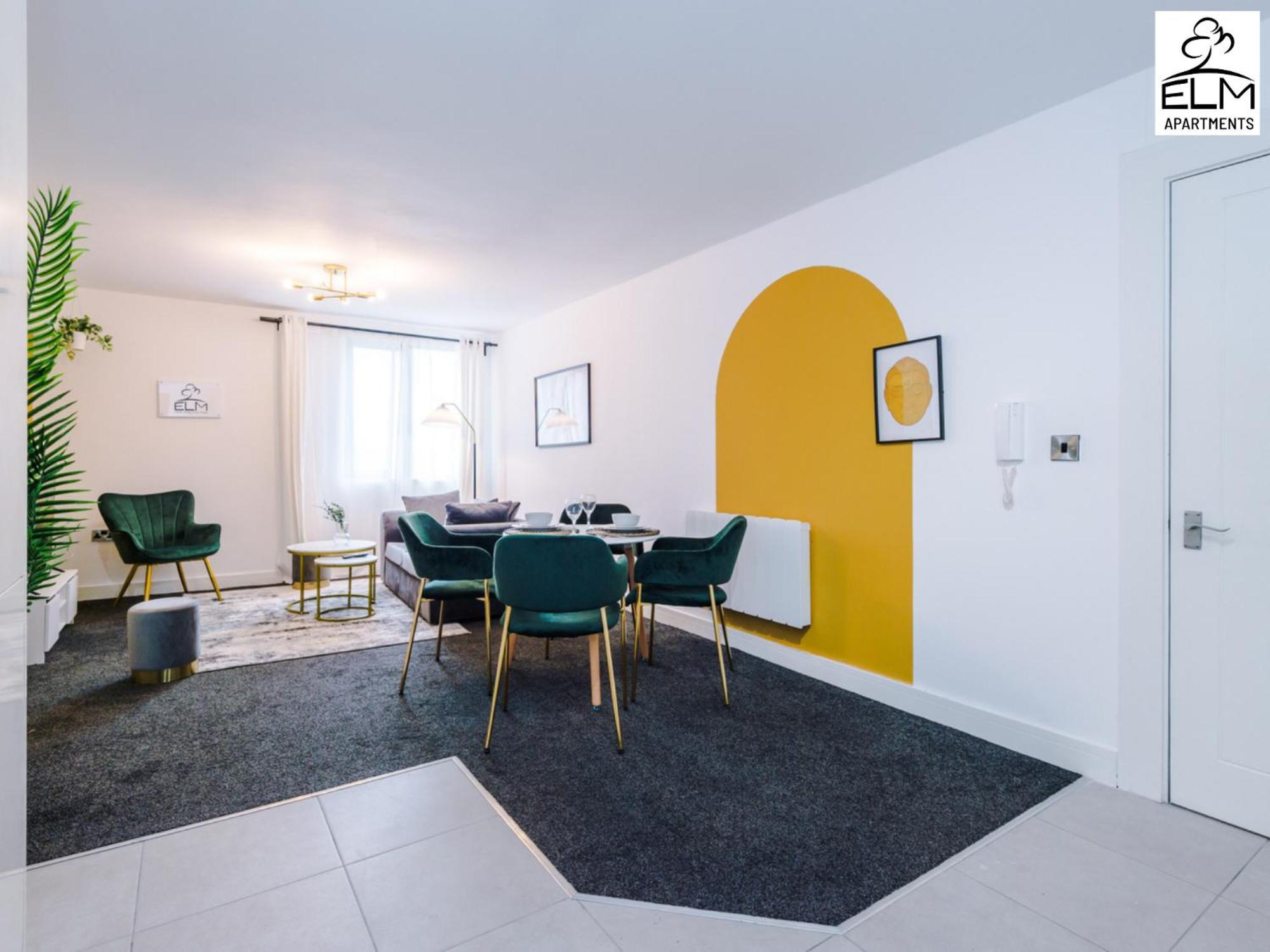Elm Aparthotel , Collection Of Apartments Available Near Media City , Free Parking Манчестер Экстерьер фото