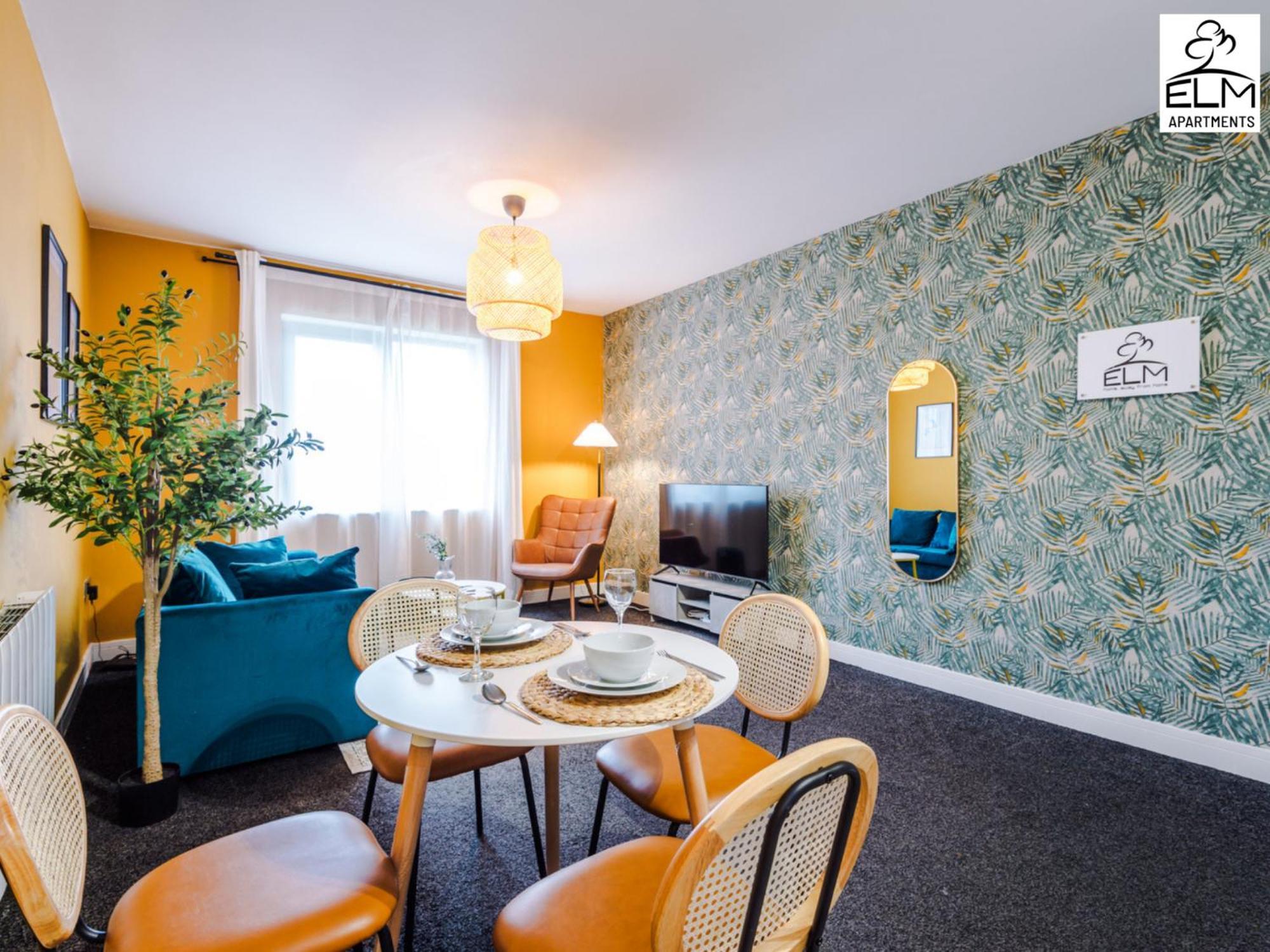 Elm Aparthotel , Collection Of Apartments Available Near Media City , Free Parking Манчестер Экстерьер фото