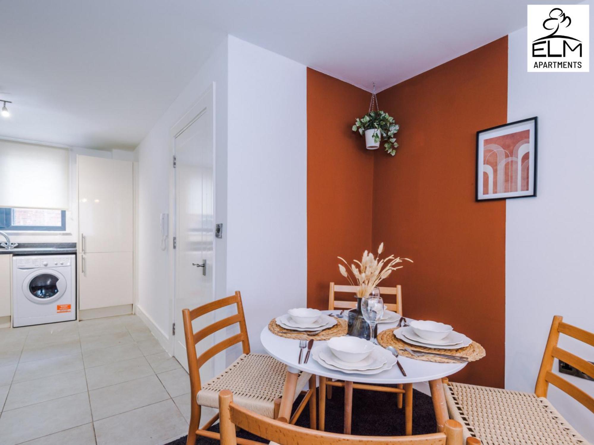 Elm Aparthotel , Collection Of Apartments Available Near Media City , Free Parking Манчестер Экстерьер фото